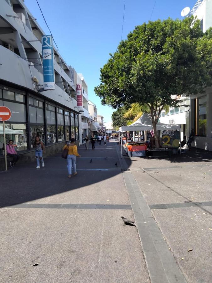 Superbe T3 En Plein Coeur Du Centre Ville Saint-Denis Exteriör bild